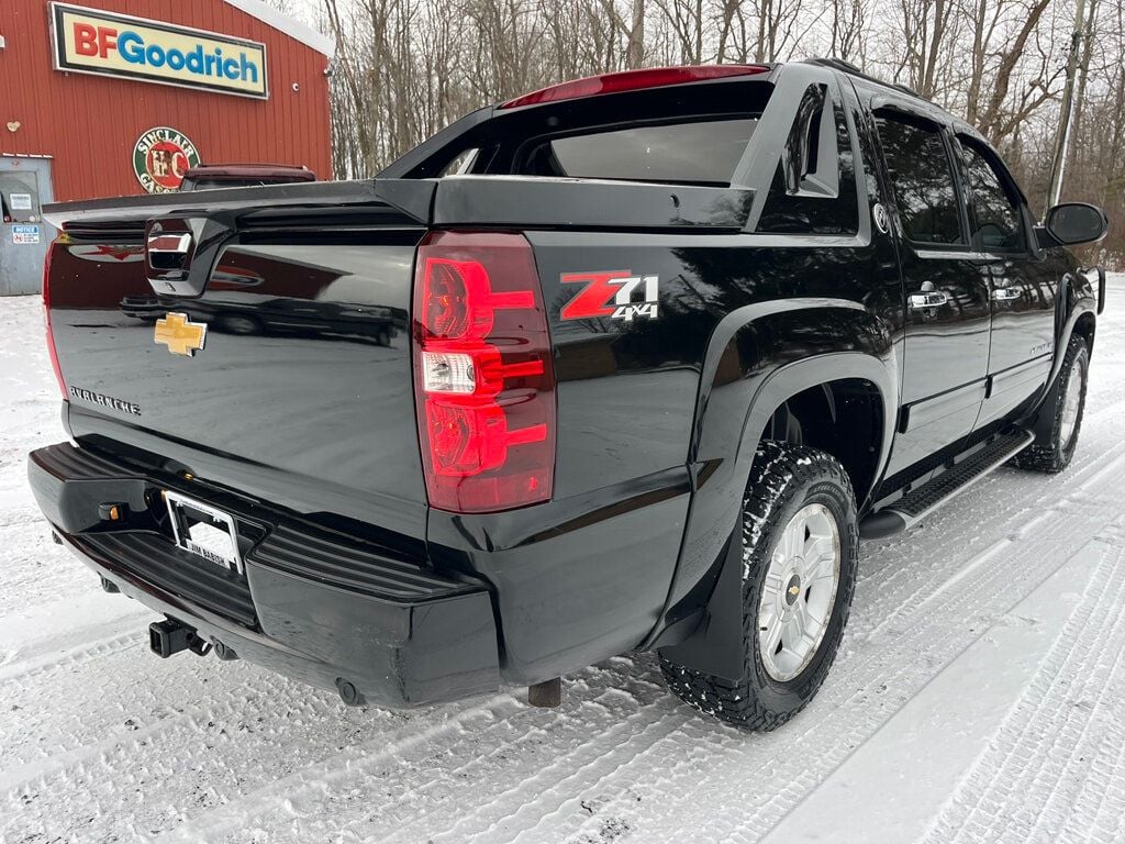 2013 Chevrolet Avalanche Z71 Off-Road Black Diamond - 22950734 - 2