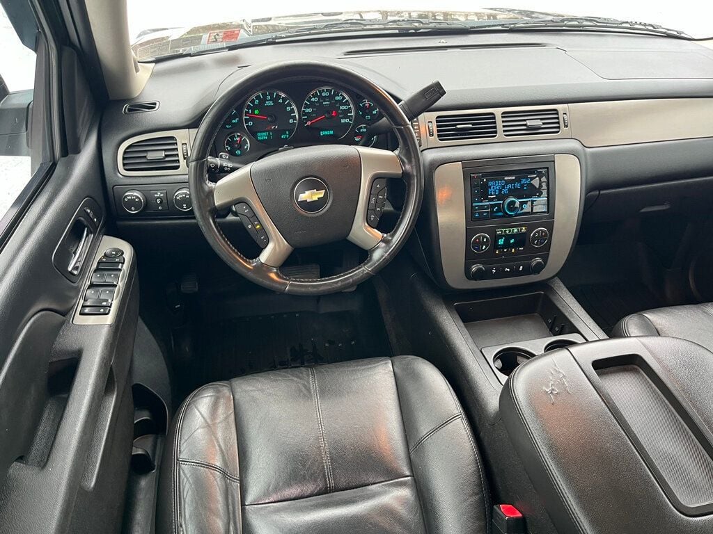 2013 Chevrolet Avalanche Z71 Off-Road Black Diamond - 22950734 - 36