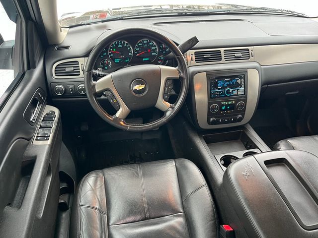 2013 Chevrolet Avalanche Z71 Off-Road Black Diamond - 22950734 - 36