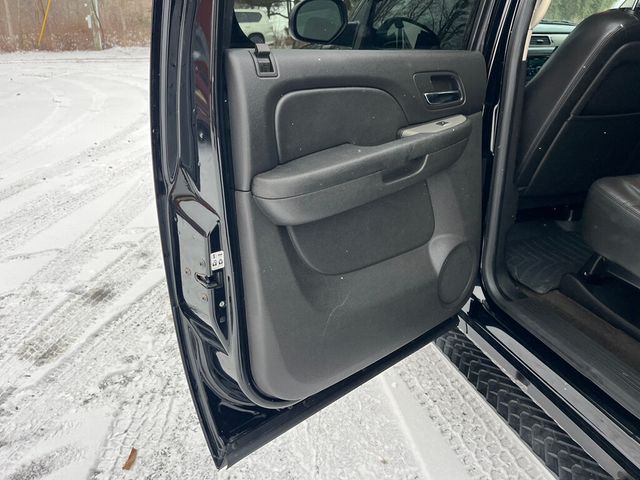 2013 Chevrolet Avalanche Z71 Off-Road Black Diamond - 22950734 - 40