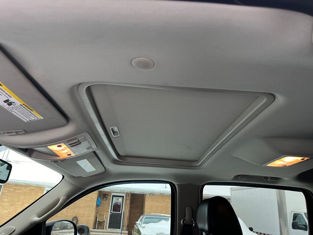 2013 Chevrolet Avalanche Z71 Off-Road Black Diamond - 22950734 - 42