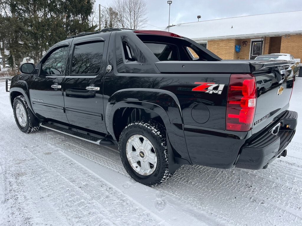 2013 Chevrolet Avalanche Z71 Off-Road Black Diamond - 22950734 - 4