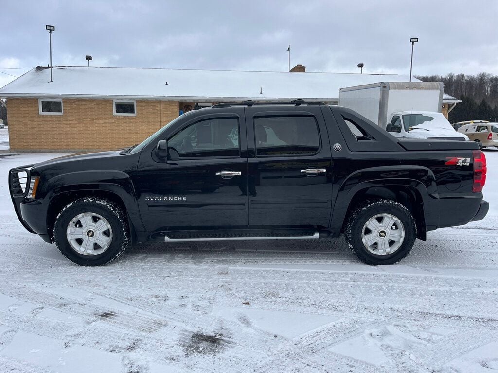 2013 Chevrolet Avalanche Z71 Off-Road Black Diamond - 22950734 - 5