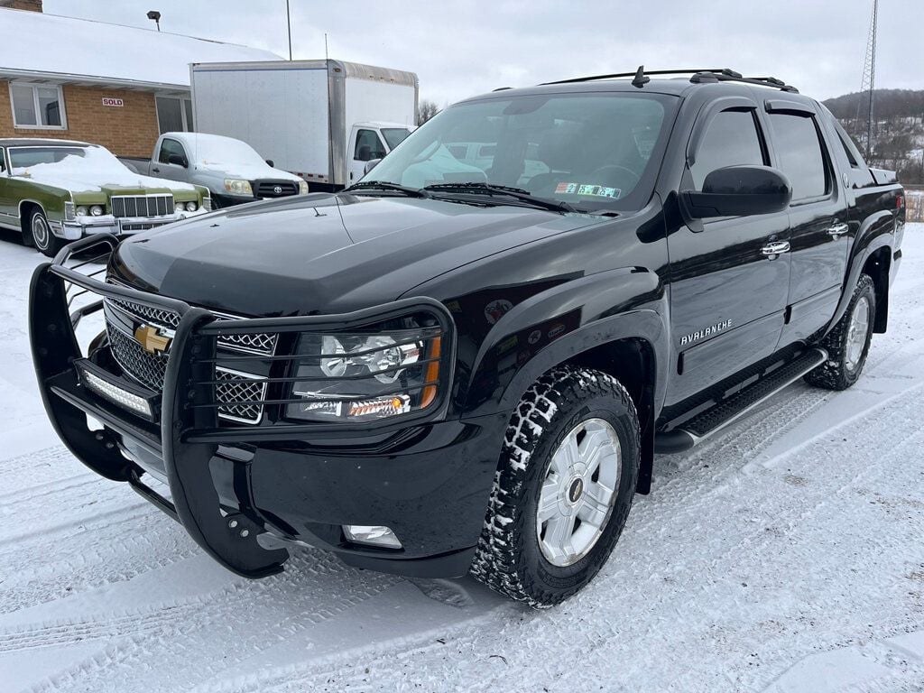 2013 Chevrolet Avalanche Z71 Off-Road Black Diamond - 22950734 - 6