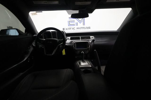 2013 Chevrolet Camaro 1SS, CLEAN CARFAX, AUTO TRANS, SPOILER, TINTED, BLUETOOTH!!! - 22926117 - 28