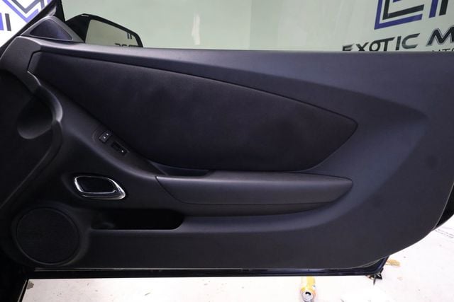 2013 Chevrolet Camaro 1SS, CLEAN CARFAX, AUTO TRANS, SPOILER, TINTED, BLUETOOTH!!! - 22926117 - 29