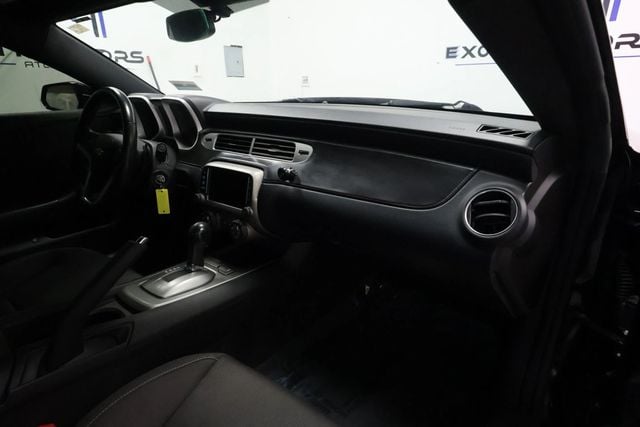 2013 Chevrolet Camaro 1SS, CLEAN CARFAX, AUTO TRANS, SPOILER, TINTED, BLUETOOTH!!! - 22926117 - 31