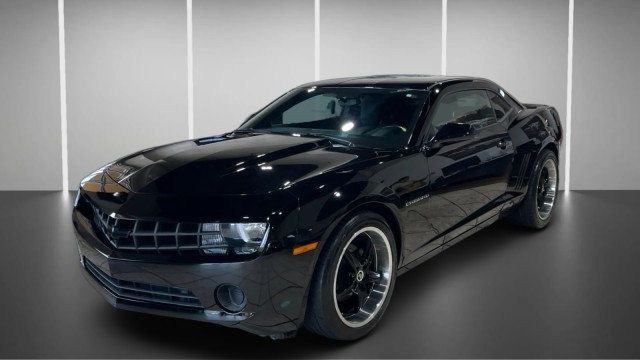 2013 Chevrolet Camaro 2dr Coupe LS w/1LS - 23037353 - 8