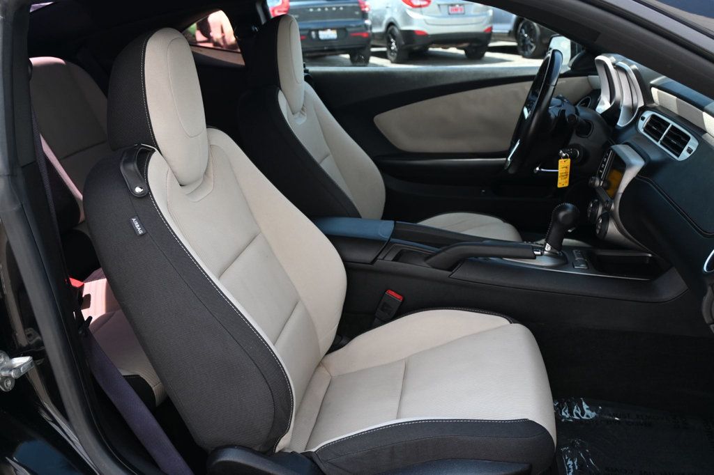 2013 Chevrolet Camaro 1LT photo 8
