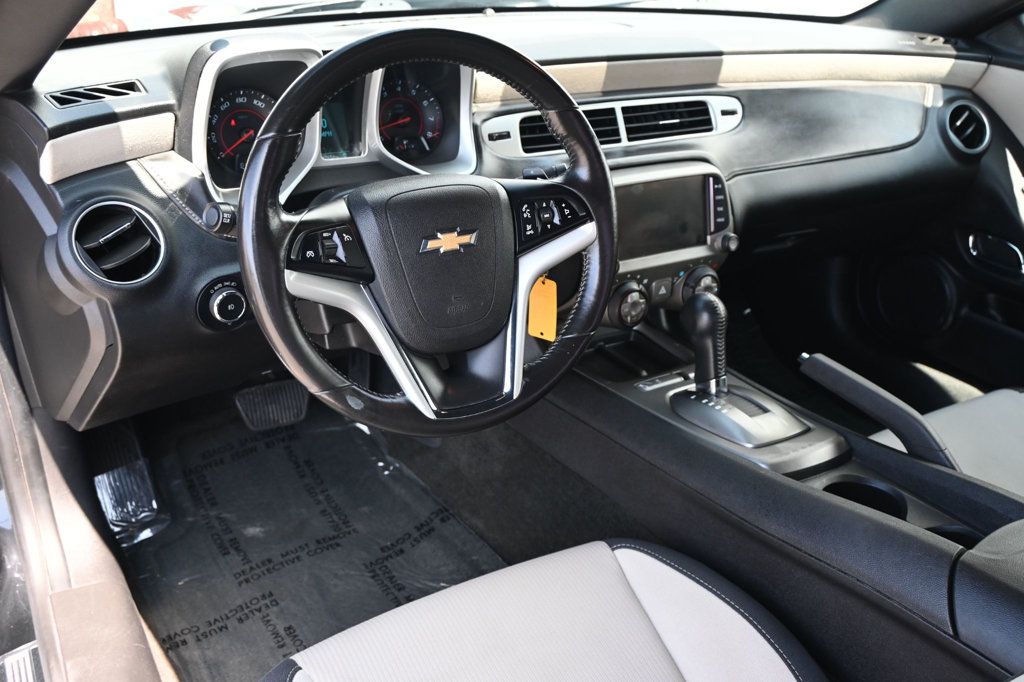 2013 Chevrolet Camaro 1LT photo 4