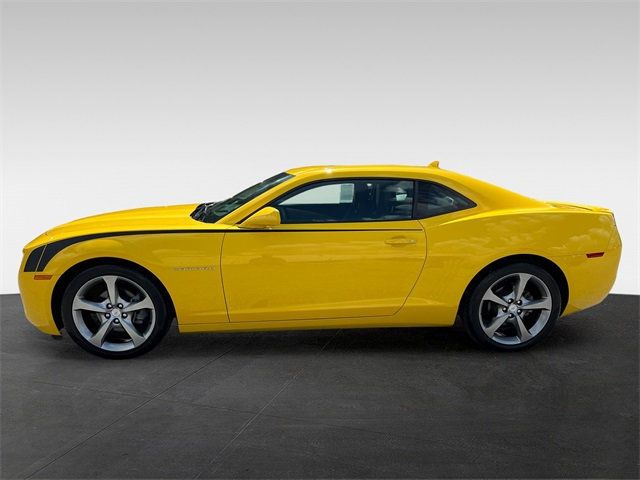 2013 Chevrolet Camaro Coupe 2LT photo 2