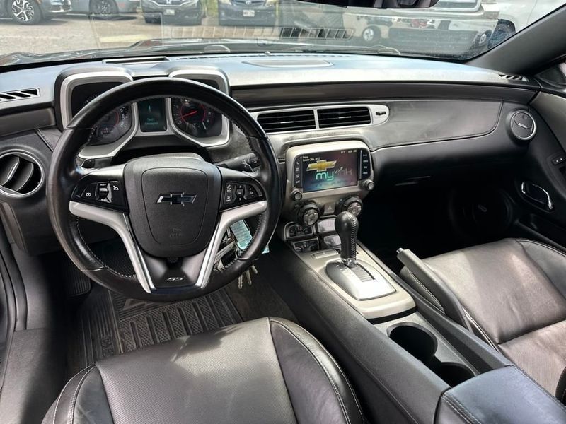 2013 Chevrolet Camaro 2SS photo 13