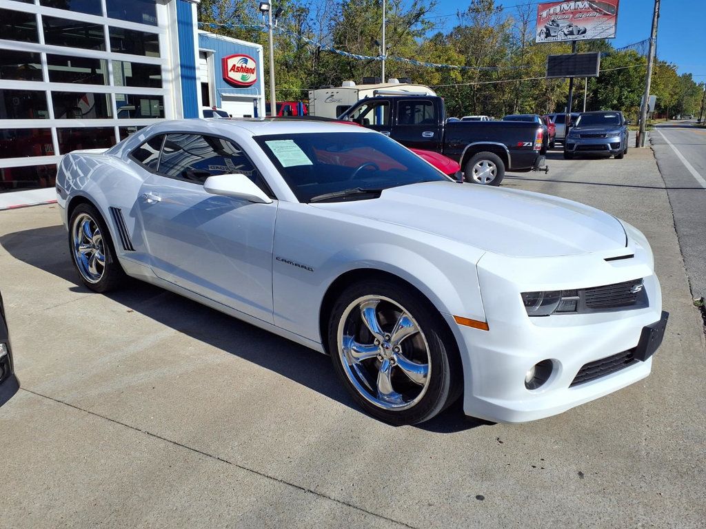 Chevrolet Camaro photo 2