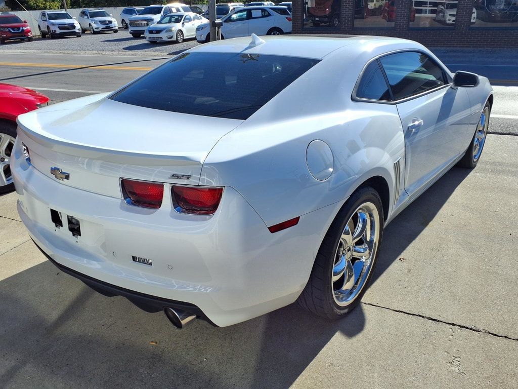 Chevrolet Camaro photo 3