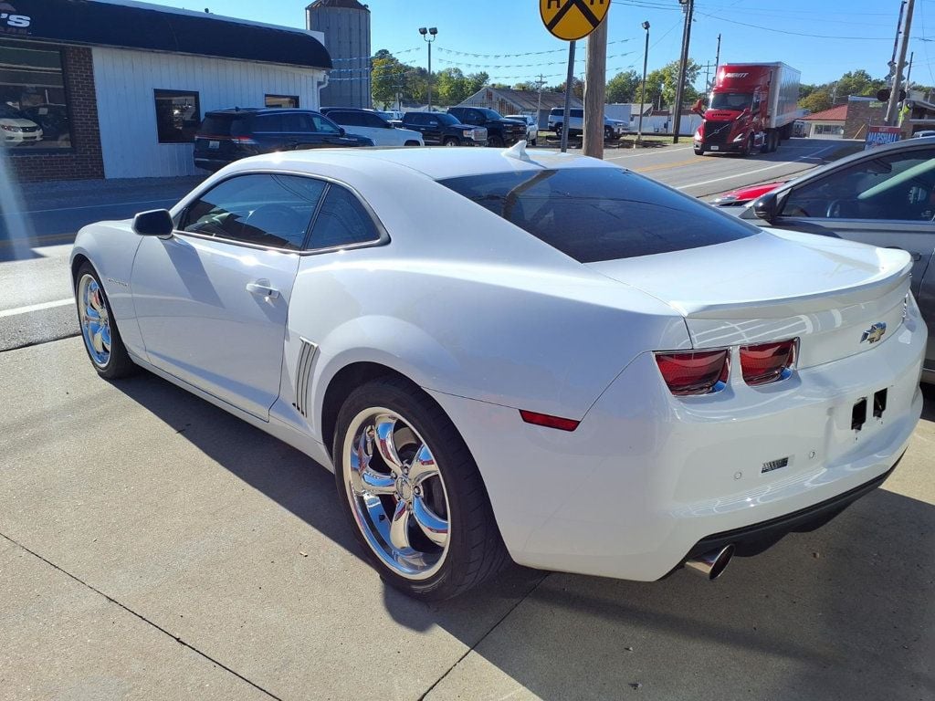 Chevrolet Camaro photo 4