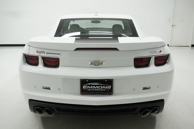 2013 Chevrolet Camaro 2dr Coupe ZL1 - 22942236 - 4
