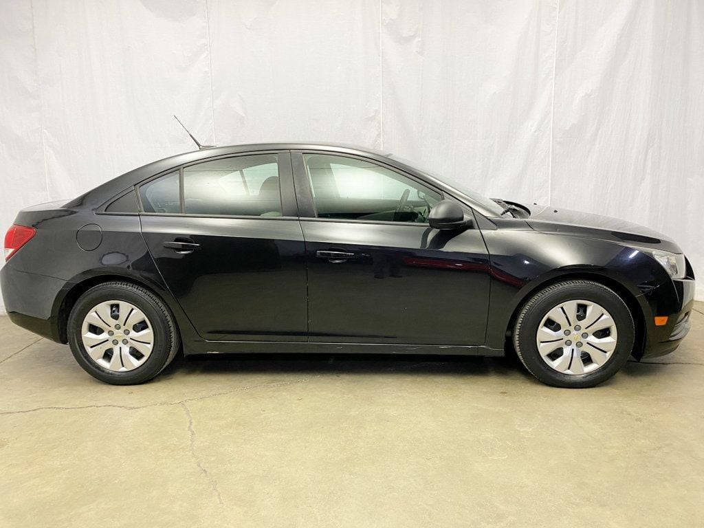 2013 Chevrolet CRUZE 4dr Sedan Automatic LS - 22744673 - 4