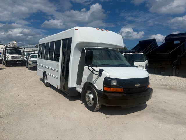 2013 Chevrolet Express 14 Passenger Shuttle Bus 3500 Van 159 - 23017168 - 4