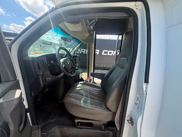 2013 Chevrolet Express 14 Passenger Shuttle Bus 3500 Van 159 - 23017168 - 7
