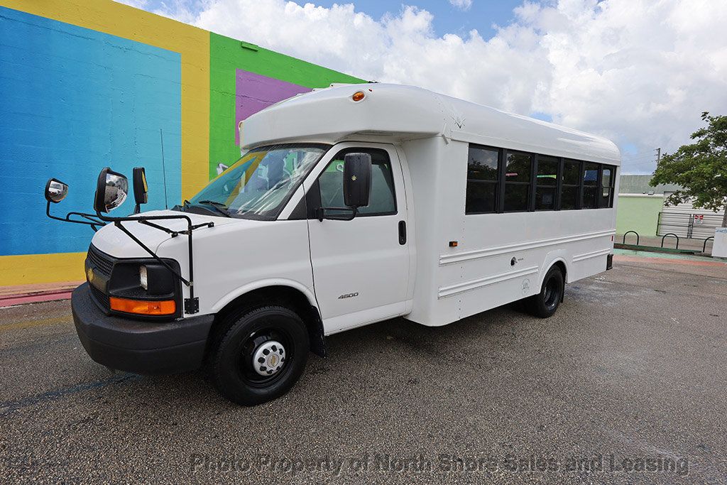 2013 Chevrolet Express 4500 Type-A School Bus 29/19 capacity - 22591583 - 15