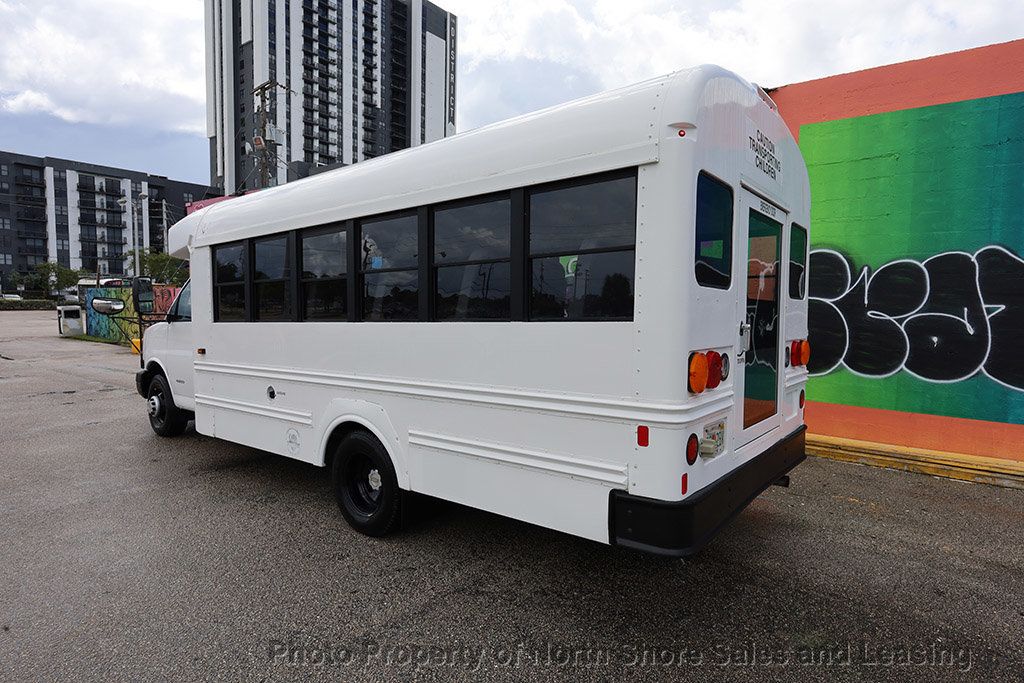 2013 Chevrolet Express 4500 Type-A School Bus 29/19 capacity - 22591583 - 17