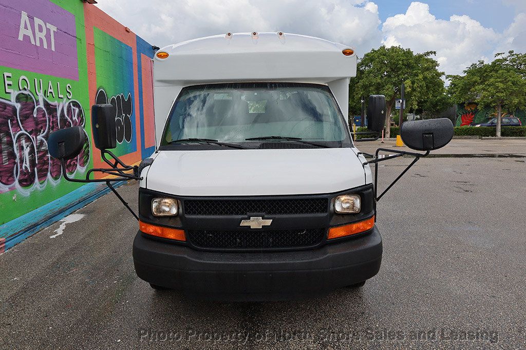 2013 Chevrolet Express 4500 Type-A School Bus 29/19 capacity - 22591583 - 19