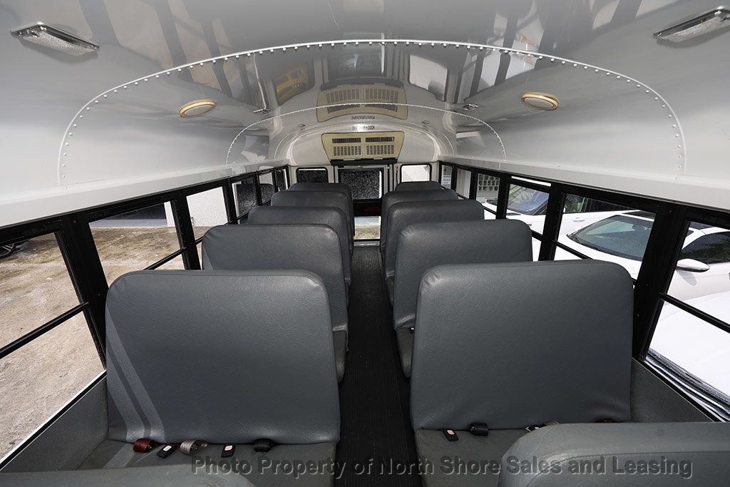 2013 Chevrolet Express 4500 Type-A School Bus 29/19 capacity - 22591583 - 25