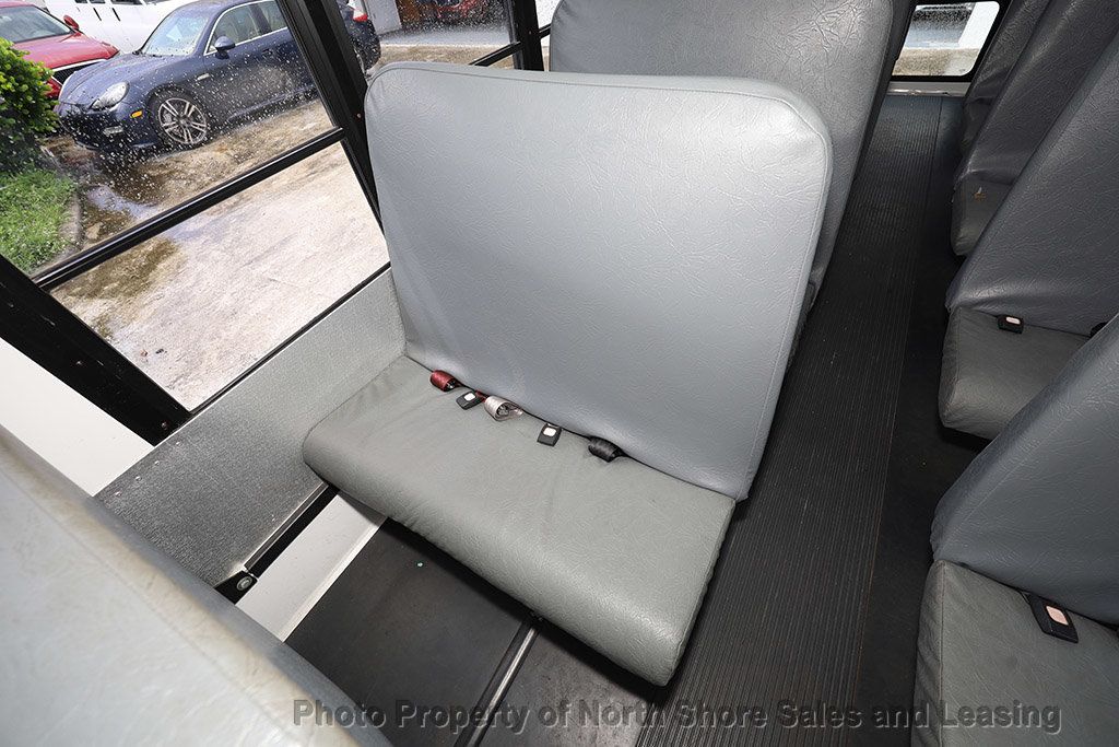 2013 Chevrolet Express 4500 Type-A School Bus 29/19 capacity - 22591583 - 26