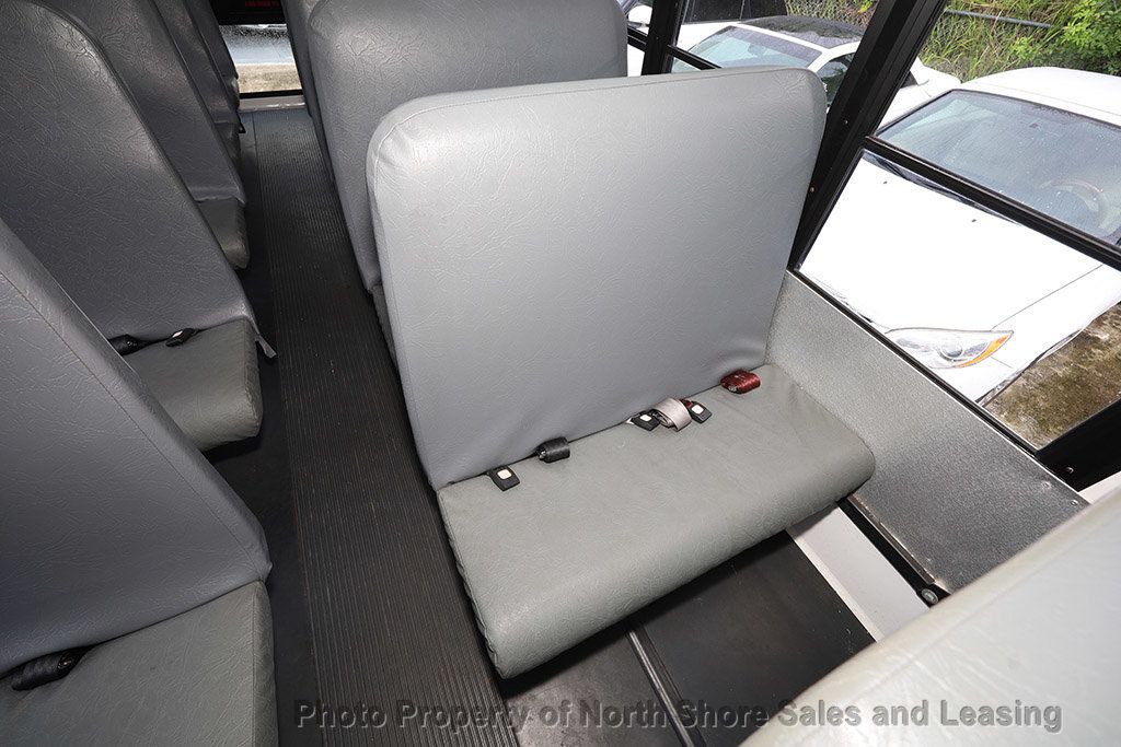 2013 Chevrolet Express 4500 Type-A School Bus 29/19 capacity - 22591583 - 27