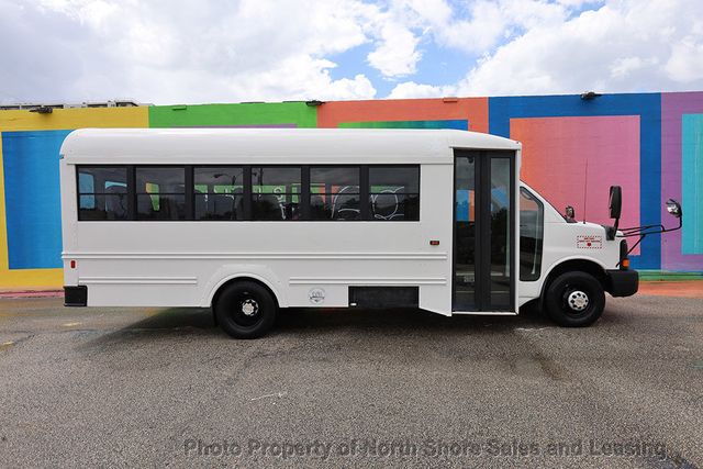 2013 Chevrolet Express 4500 Type-A School Bus 29/19 capacity - 22591583 - 3