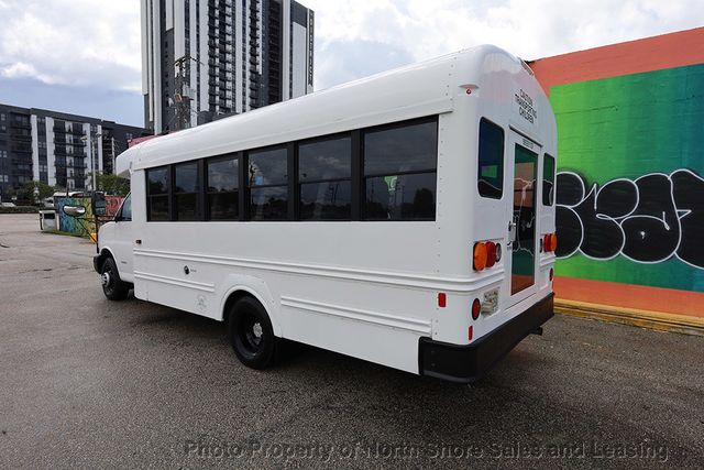 2013 Chevrolet Express 4500 Type-A School Bus 29/19 capacity - 22591583 - 4