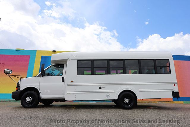 2013 Chevrolet Express 4500 Type-A School Bus 29/19 capacity - 22591583 - 54