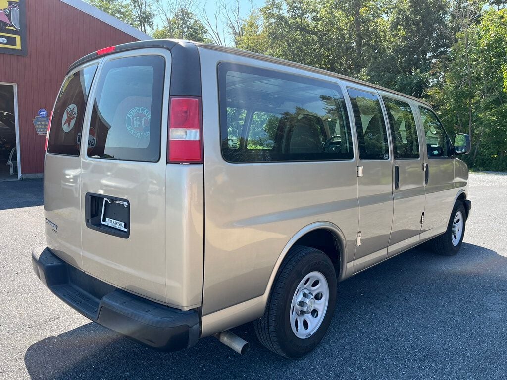 2013 Chevrolet Express Cargo Van RWD 1500 135" - 22572737 - 2