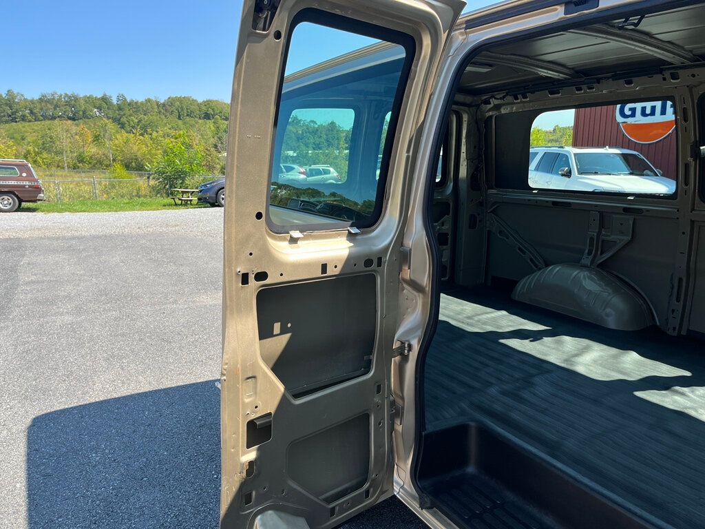 2013 Chevrolet Express Cargo Van RWD 1500 135" - 22572737 - 39