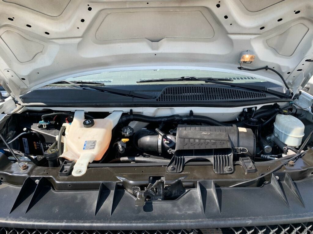 2013 Chevrolet Express Cargo Van photo 31