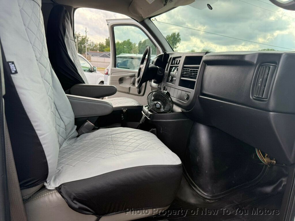 2013 Chevrolet Express Cargo Van photo 3