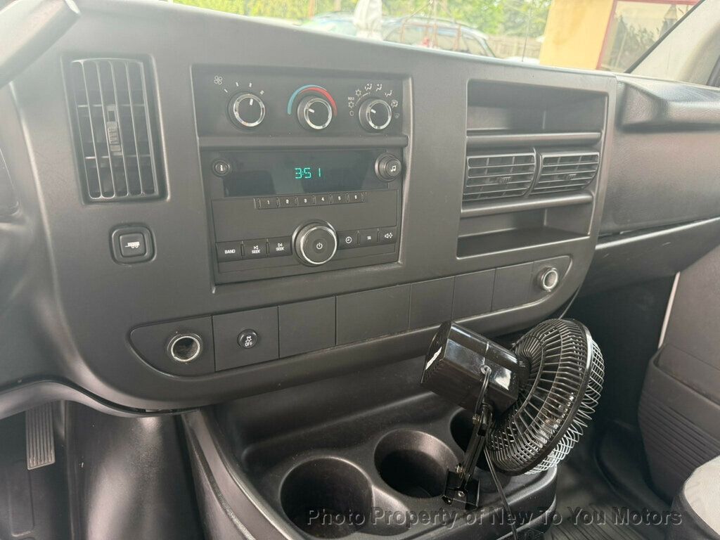 2013 Chevrolet Express Cargo Van photo 4