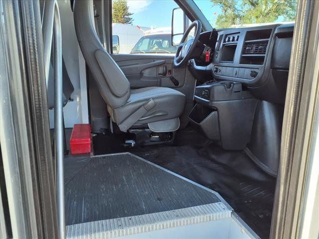 2013 Chevrolet Express Commercial Cutaway 3500 Van 139" - 22770069 - 10