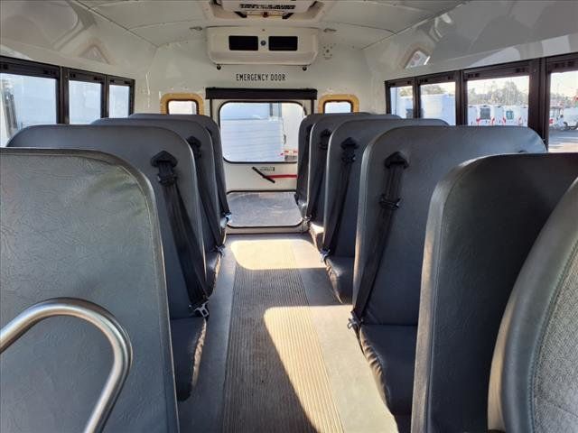 2013 Chevrolet Express Commercial Cutaway 3500 Van 139" - 22770069 - 11