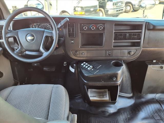 2013 Chevrolet Express Commercial Cutaway 3500 Van 139" - 22770069 - 19