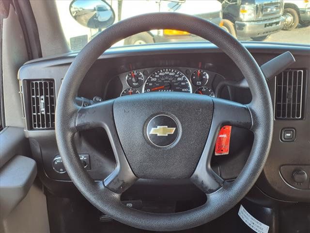 2013 Chevrolet Express Commercial Cutaway 3500 Van 139" - 22770069 - 31