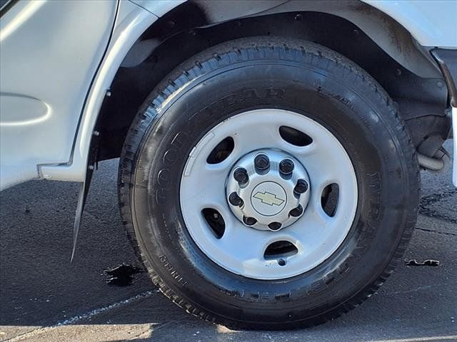 2013 Chevrolet Express Commercial Cutaway 3500 Van 139" - 22770069 - 34