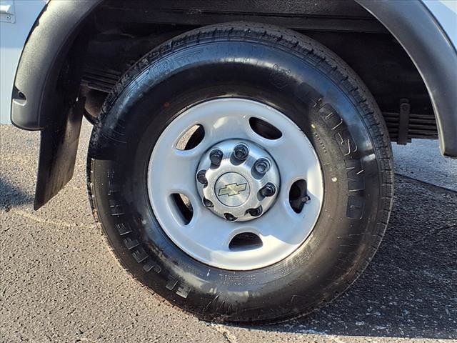 2013 Chevrolet Express Commercial Cutaway 3500 Van 139" - 22770069 - 36