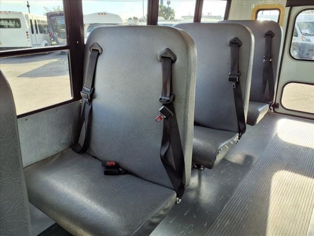 2013 Chevrolet Express Commercial Cutaway 3500 Van 139" - 22776601 - 14