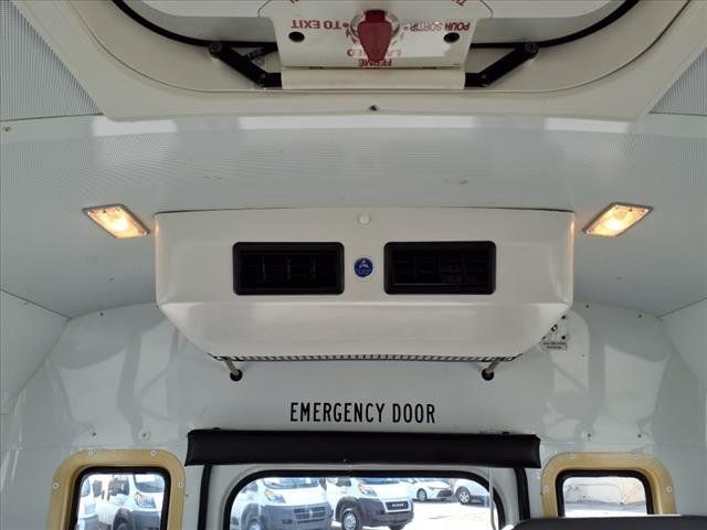 2013 Chevrolet Express Commercial Cutaway 3500 Van 139" - 22776601 - 16