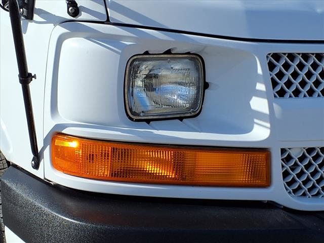 2013 Chevrolet Express Commercial Cutaway 3500 Van 139" - 22776601 - 1