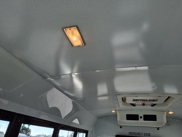 2013 Chevrolet Express Commercial Cutaway 3500 Van 139" - 22776601 - 19