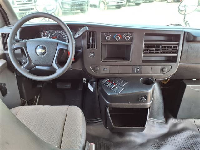 2013 Chevrolet Express Commercial Cutaway 3500 Van 139" - 22776601 - 21