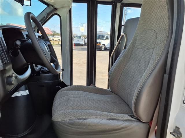 2013 Chevrolet Express Commercial Cutaway 3500 Van 139" - 22776601 - 25