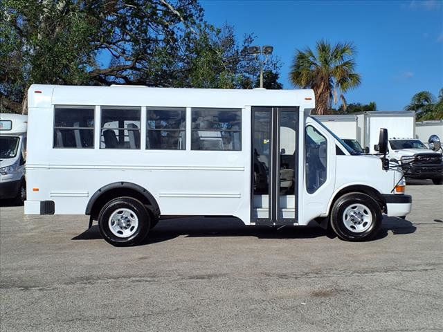 2013 Chevrolet Express Commercial Cutaway 3500 Van 139" - 22776601 - 2